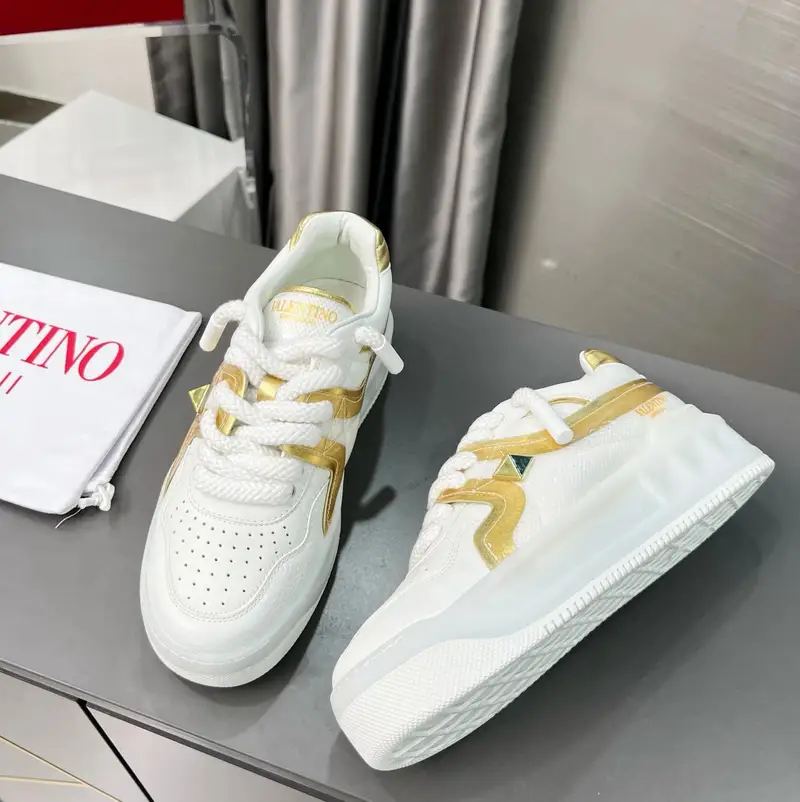Valentino Trainers With Strap — Style 6 colorway — USFans Spreadsheet photo