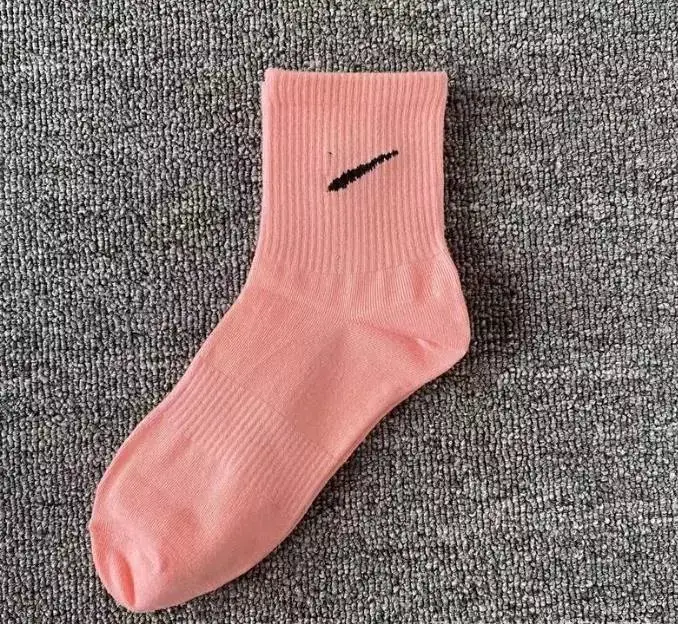 Nike Socks — middle barrel pink colorway — USFans Spreadsheet photo