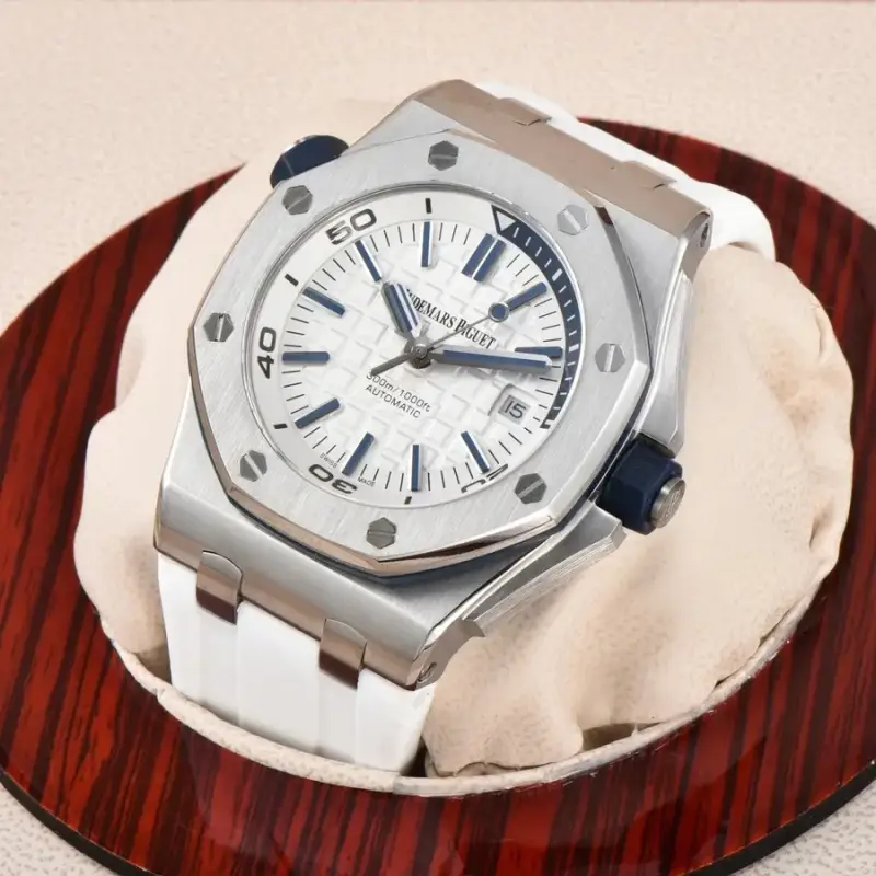 Audemars Piguet Royal Oak Offshore Diver — Silver case – white dial, white strap colorway — USFans Spreadsheet photo