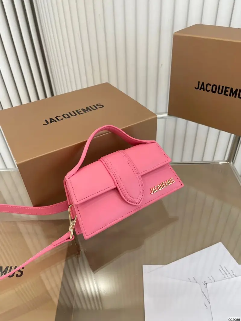 Jacquemus Handbag — Pink portable messenger bag small 18cm w colorway — USFans Spreadsheet photo