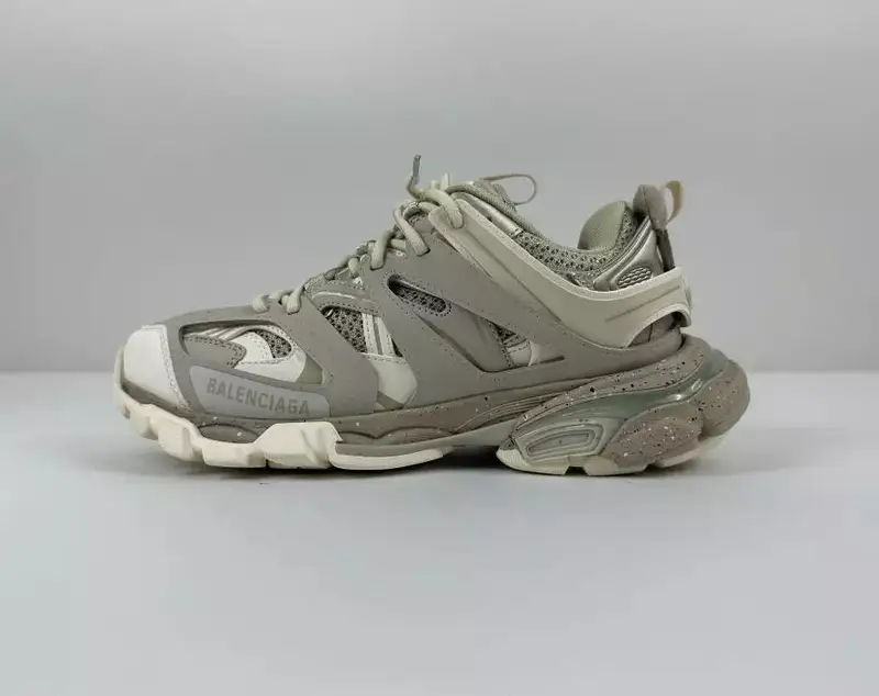 Balenciaga Track Black-White Shoes — 003-13 Beige Big Bottom Spray Point 35-4 colorway — Kakobuy Spreadsheet photo