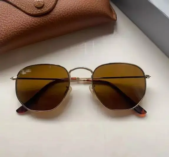 Prada Sunglasses — Paragraph 2 as shown in Figure 4 colorway — USFans Spreadsheet photo