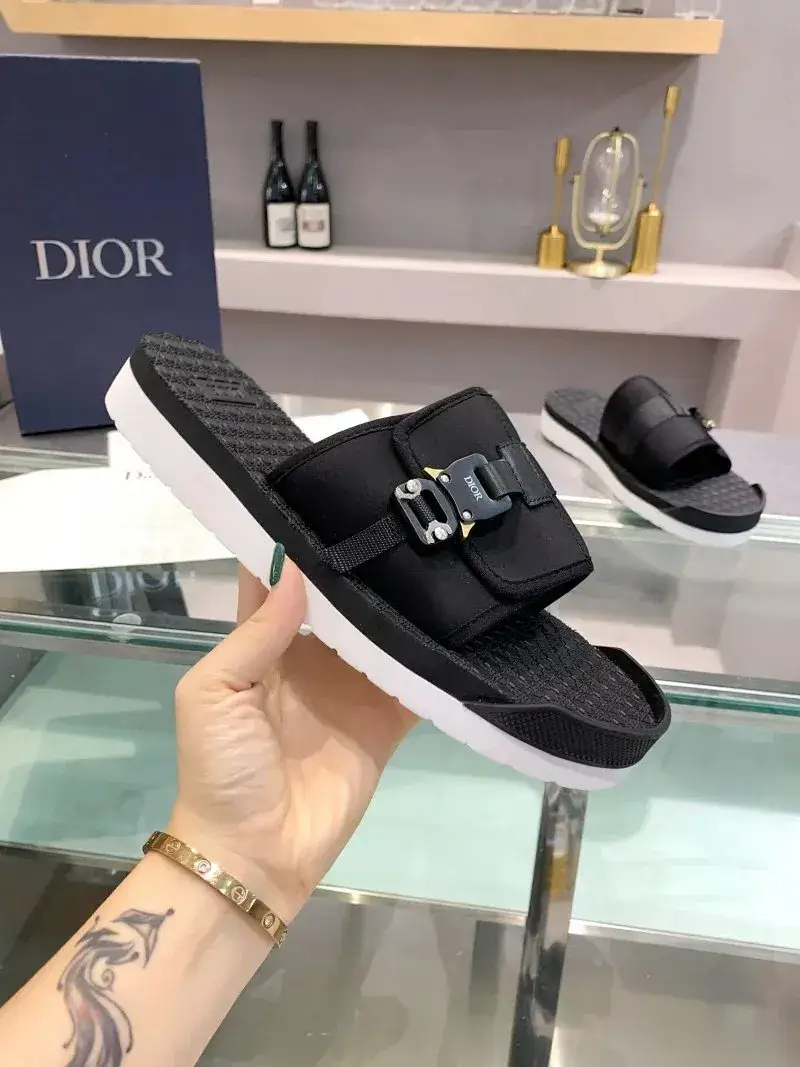 LV Slides Black — 4 colorway — Kakobuy Spreadsheet photo