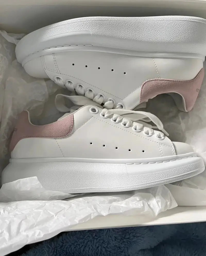 Alexander McQueen Trainers — Powder tail colorway — Kakobuy Spreadsheet photo
