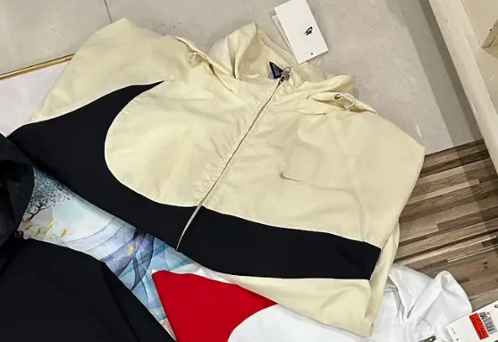 Nike Zip Hoodie — B- 3 beige colorway — USFans Spreadsheet photo