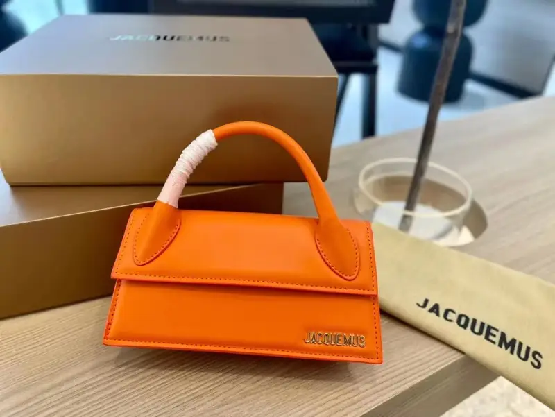 Jacquemus Handbag — Orange messenger bag 22cm with box colorway — USFans Spreadsheet photo
