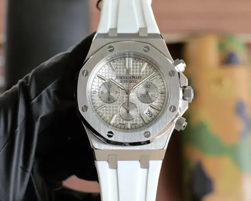 Audemars Piguet Royal Oak Titanium Watch — [White Small Dial] Silver Case, White Numerals colorway — USFans Spreadsheet photo
