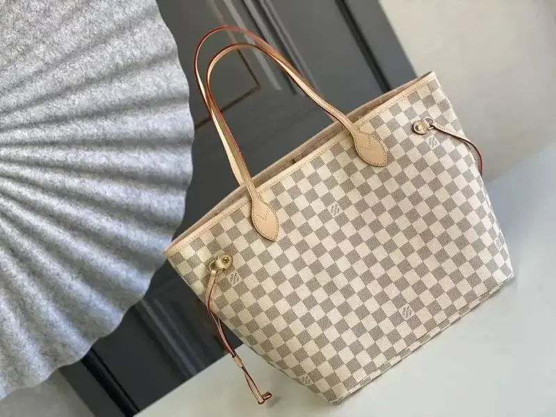 Louis Vuitton Neverfull MM Bag — Size: 31x28.5x17cm colorway — USFans Spreadsheet photo