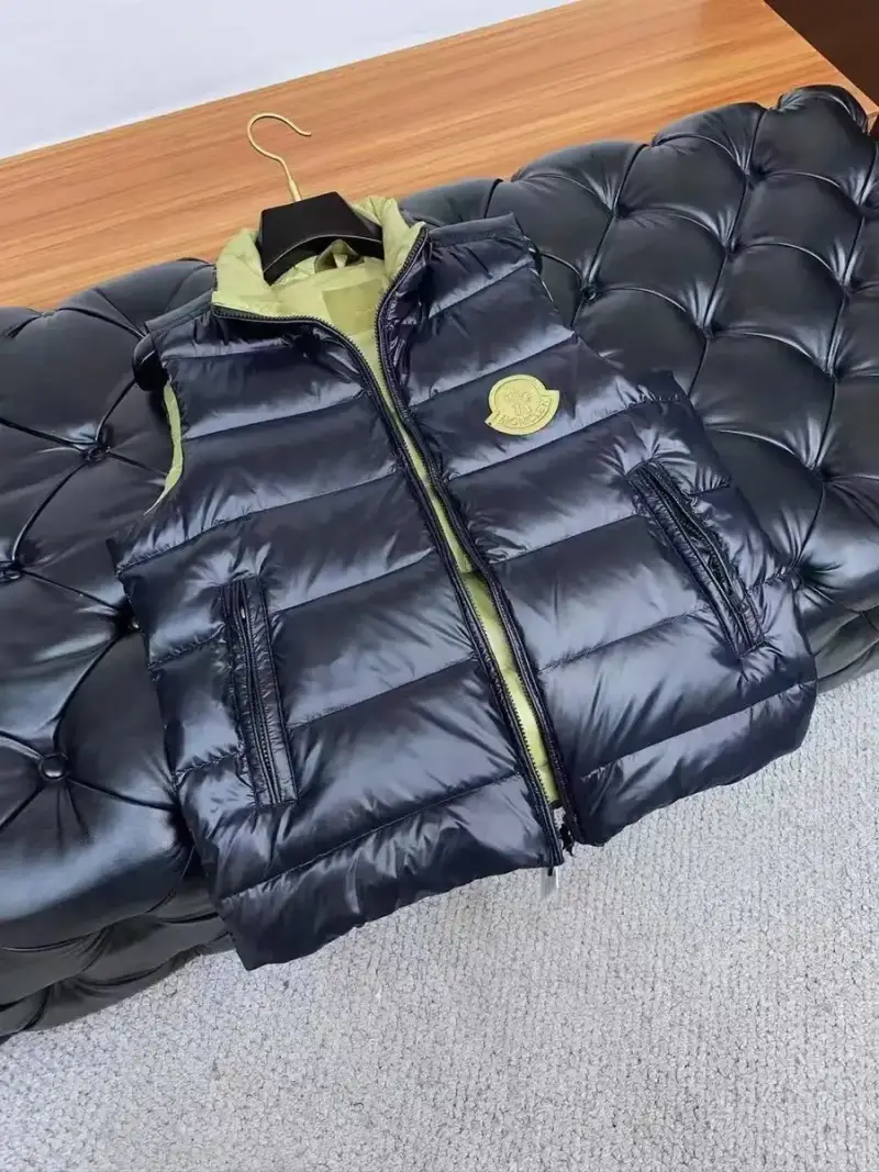 Moncler Vest Black — black colorway — USFans Spreadsheet photo