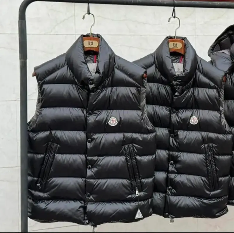 Moncler Vest Black Bormes — black without hat colorway — USFans Spreadsheet photo