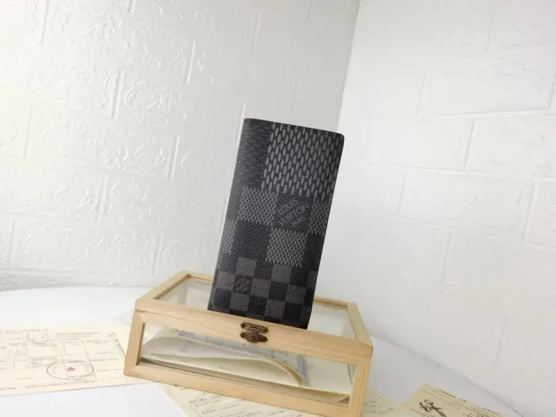 LV Wallet — 60435-1 colorway — USFans Spreadsheet photo