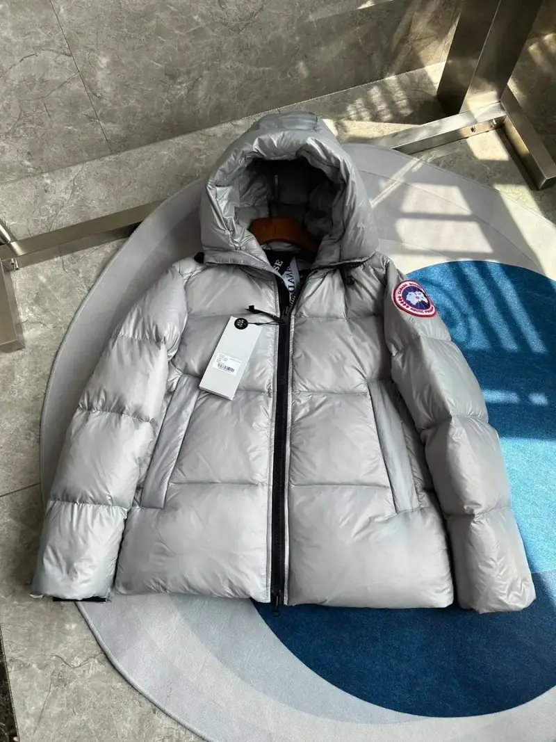 Canada Goose Crofton Puffy Black Badge — silver Red Label colorway — USFans Spreadsheet photo