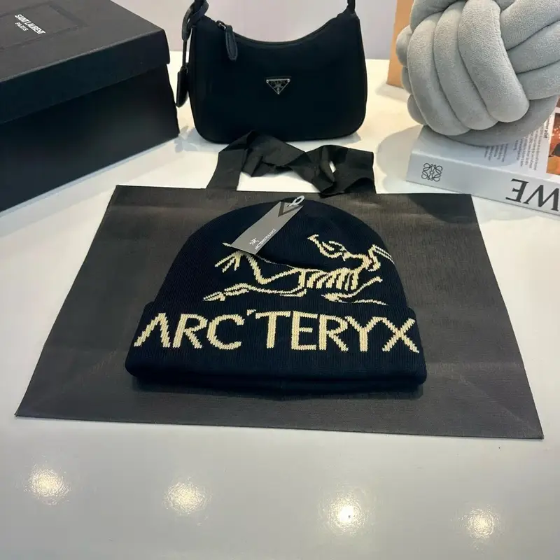Arc'teryx Thick Beanie — As shown in Figure 20 colorway — USFans Spreadsheet photo