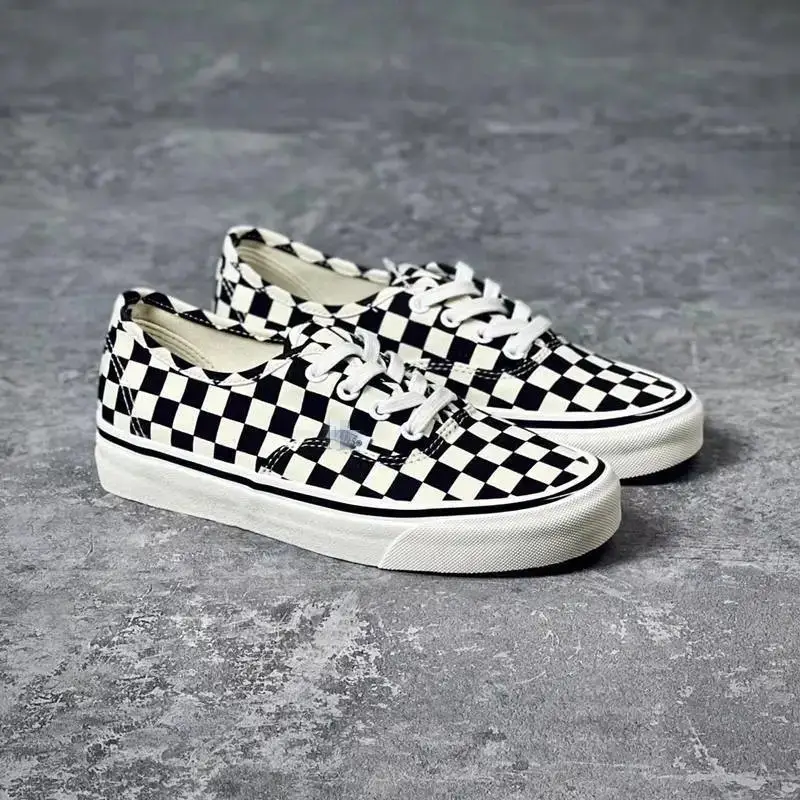 Vans Old Skool Shoes — ANNA AUT Lace-Up Black and White colorway — Kakobuy Spreadsheet photo