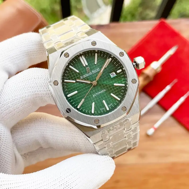 Audemars Piguet Silver Band — Silver Shell Green Steel Strip colorway — USFans Spreadsheet photo