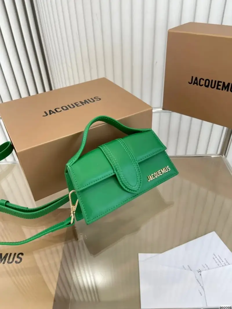 Jacquemus Handbag — Green portable messenger bag small 18cm colorway — USFans Spreadsheet photo