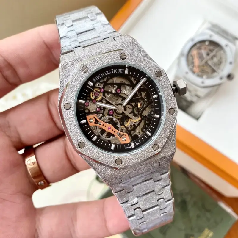 Shiny Audemars Piguet Skeleton Watch — Silver Shell-Black Plate Steel Strip colorway — USFans Spreadsheet photo