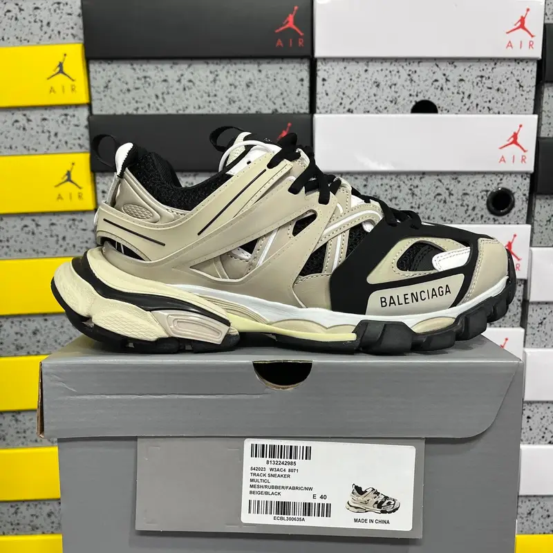 Balenciaga Track 3.0 Pierced Shoes — 8071 black and white khakis colorway — Kakobuy Spreadsheet photo