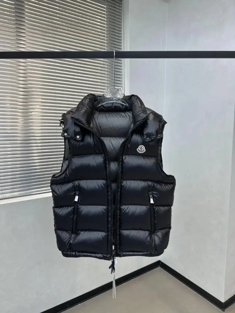 Moncler Vest Black Bormes — Black with a hat colorway — USFans Spreadsheet photo