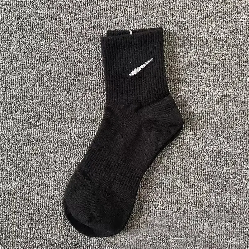 Nike Socks — cylinder black colorway — USFans Spreadsheet photo