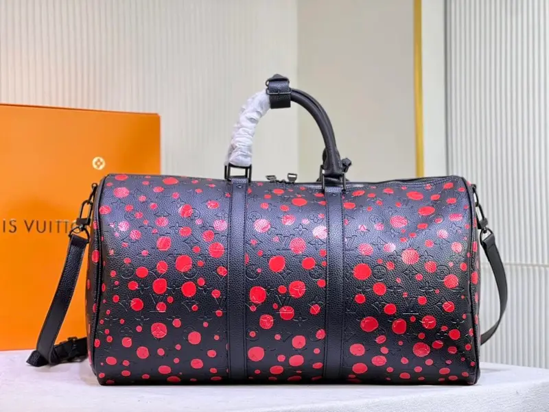 LV Bag — M21674 colorway — USFans Spreadsheet photo
