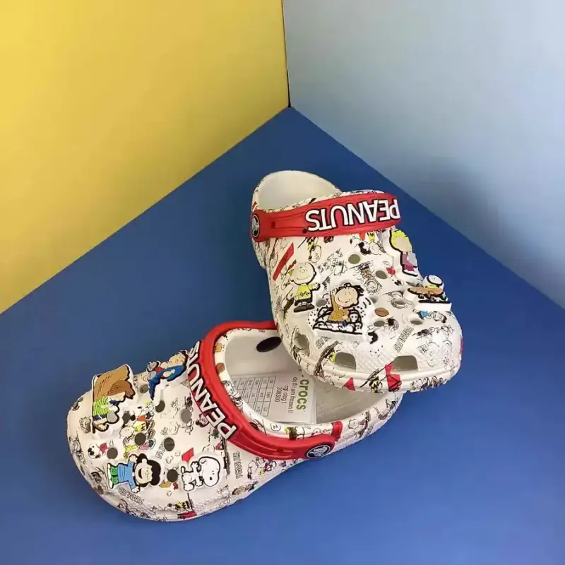 Crocs Buzz Lightyear Shoes — Snoopy colorway — USFans Spreadsheet photo
