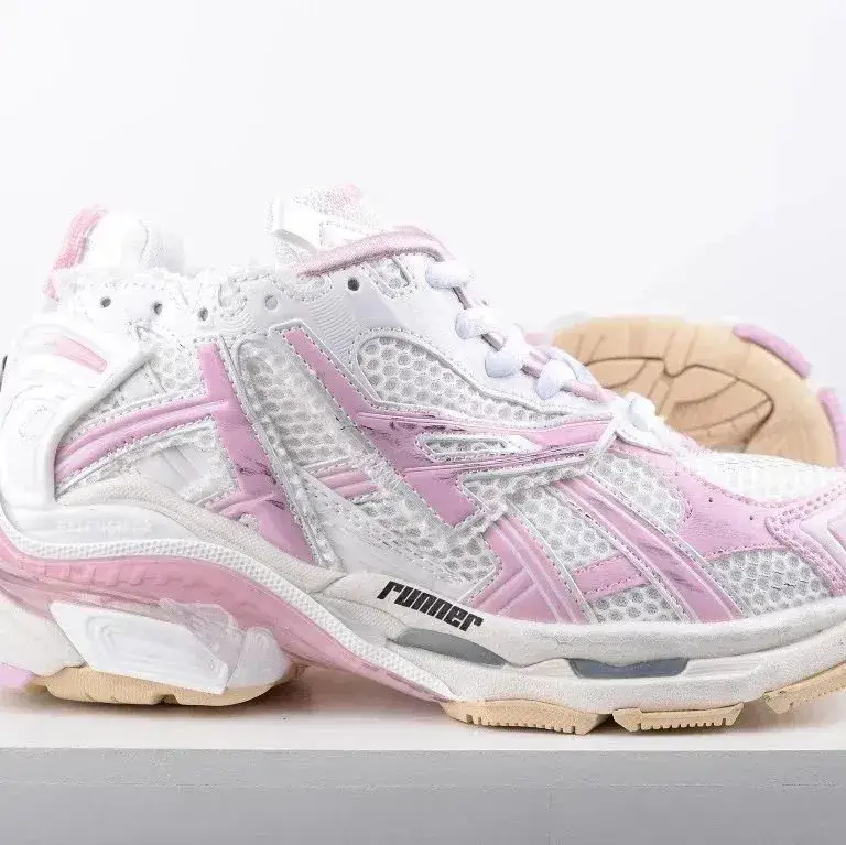 Balenciaga Runner — Runner 7.0 White Powder colorway — Kakobuy Spreadsheet photo