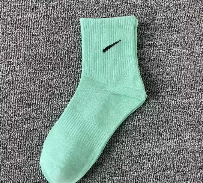 Nike Socks — middle tube light green colorway — USFans Spreadsheet photo