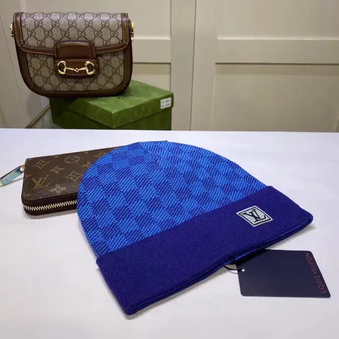 Budget LV Beanie — A- 3 Blue colorway — USFans Spreadsheet photo