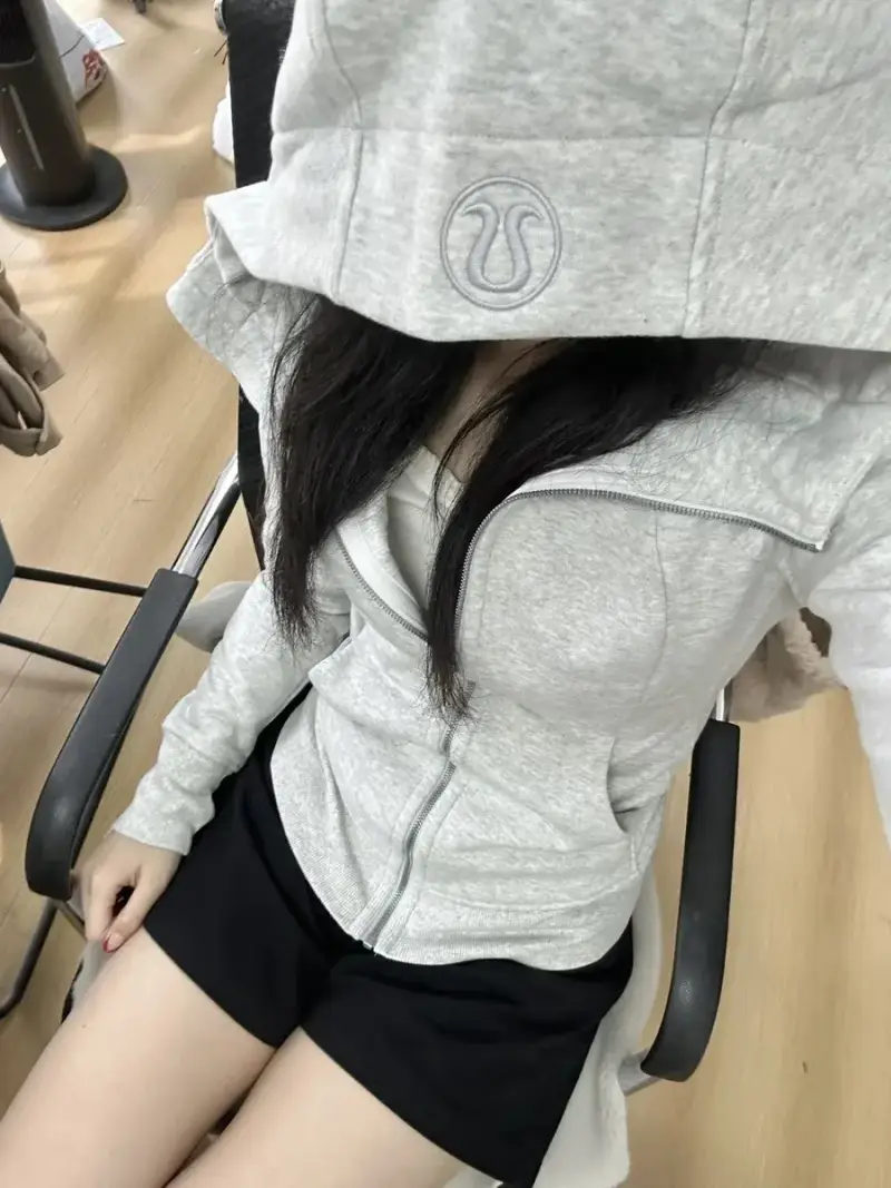 Lululemon Scuba Hoodie — Flower Grey colorway — USFans Spreadsheet photo