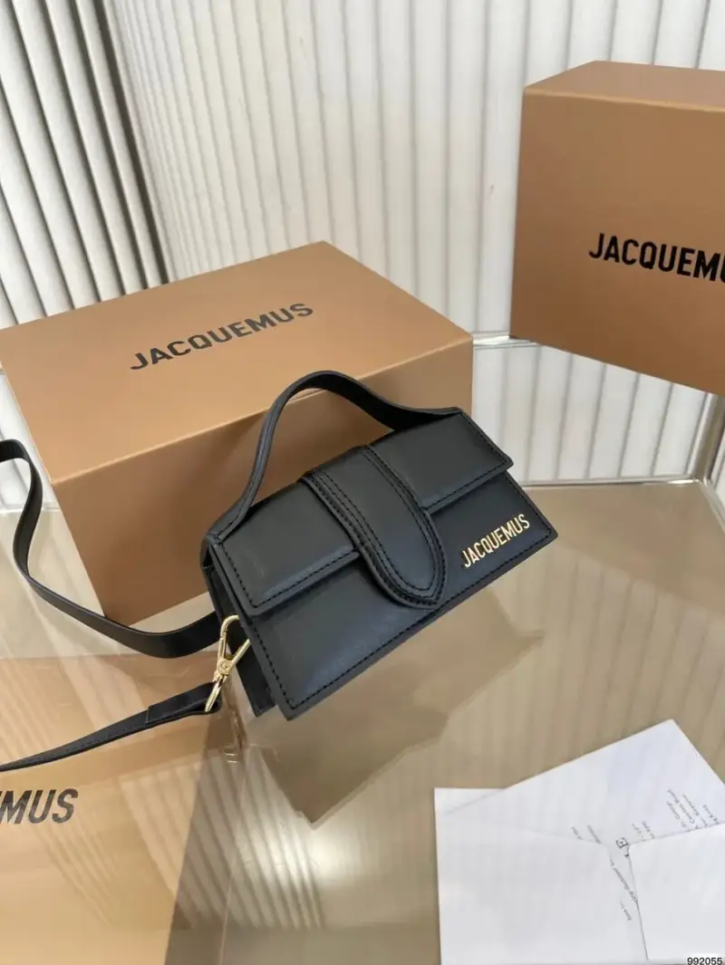Jacquemus Handbag — Black portable messenger bag small 18cm colorway — USFans Spreadsheet photo