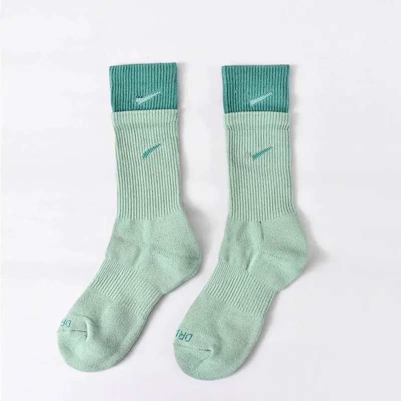 Nike Socks — [high tube] light green-dark green colorway — USFans Spreadsheet photo