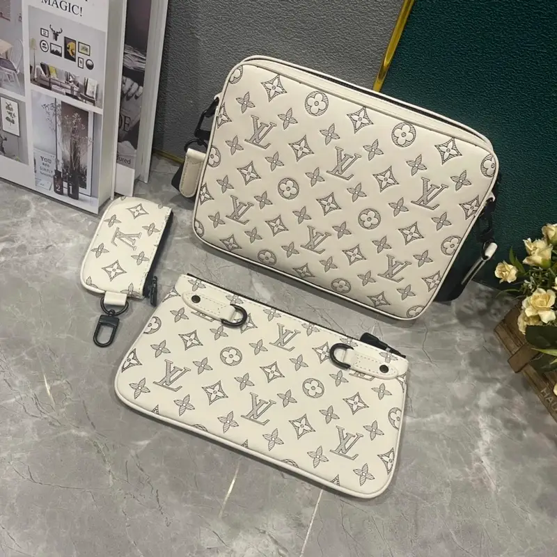 LV Bag — 8 colorway — USFans Spreadsheet photo