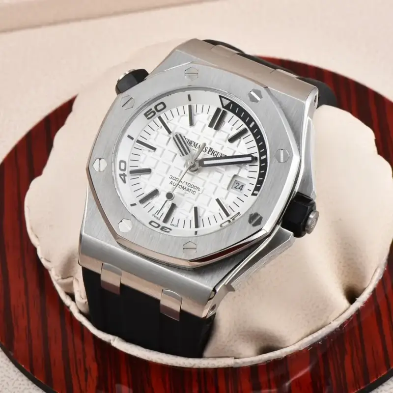 Audemars Piguet Royal Oak Offshore Diver — Silver case – white dial, black strap colorway — USFans Spreadsheet photo