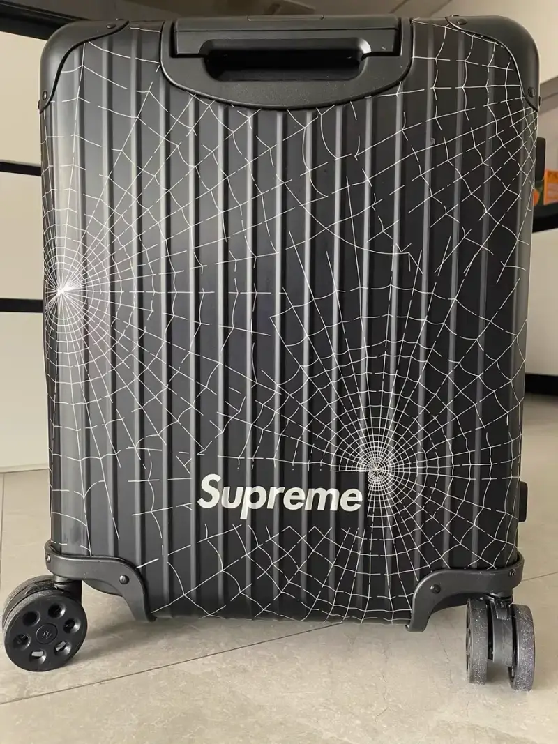 Supreme x Rimowa Luggage — 1 colorway — Kakobuy Spreadsheet photo