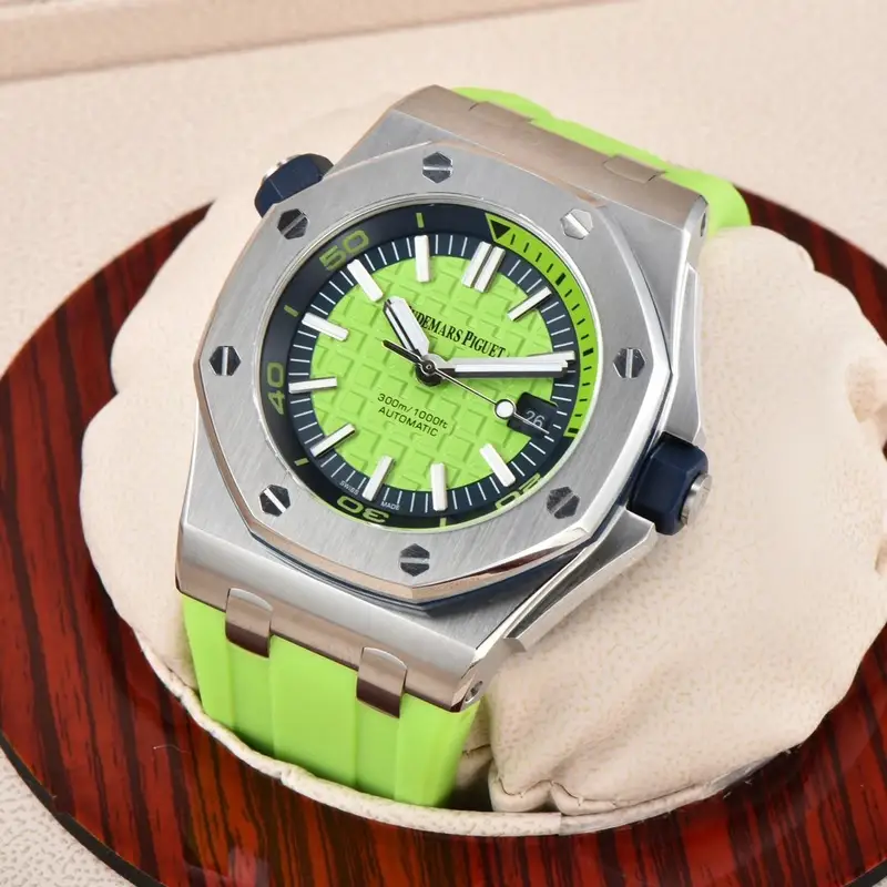Audemars Piguet Royal Oak Offshore Diver — Silver case – green dial, green strap colorway — USFans Spreadsheet photo