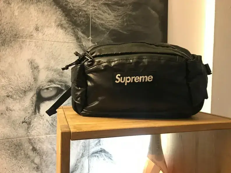 Supreme Bag — Black waist bag colorway — USFans Spreadsheet photo