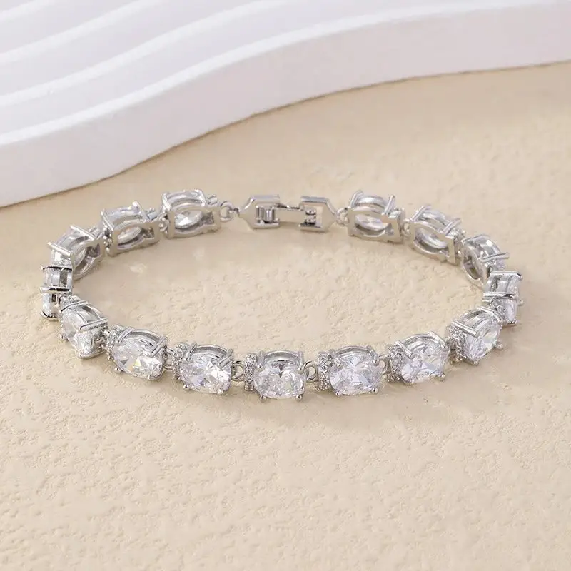 Random Bracelet — B00331 White colorway — USFans Spreadsheet photo
