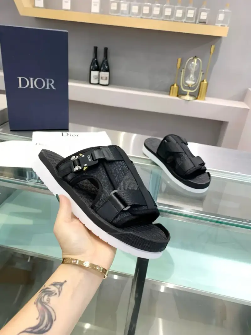 LV Slides Black — 1 colorway — Kakobuy Spreadsheet photo