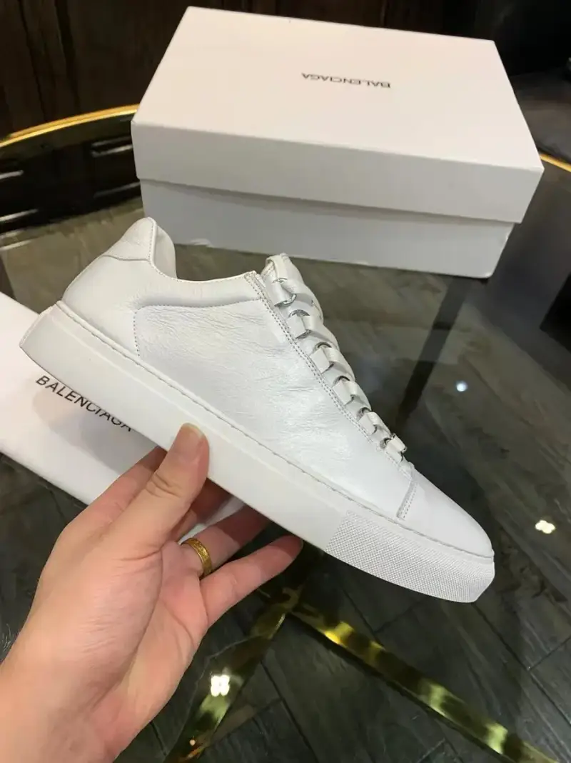 Balenciaga Arena Low — White low cut colorway — USFans Spreadsheet photo
