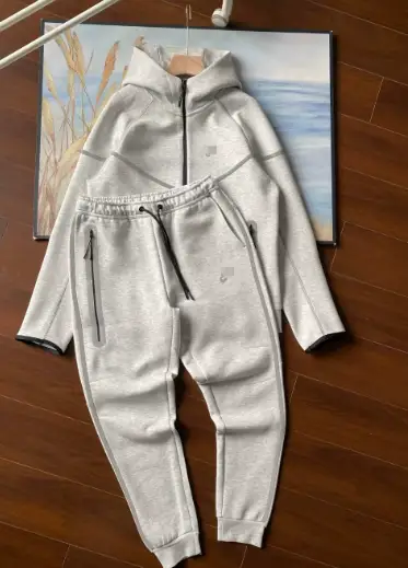 Reflective Tech Fleece Tracksuit — Dark green suit colorway — USFans Spreadsheet photo