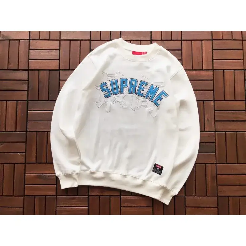 Supreme Crewneck — E517 white colorway — USFans Spreadsheet photo