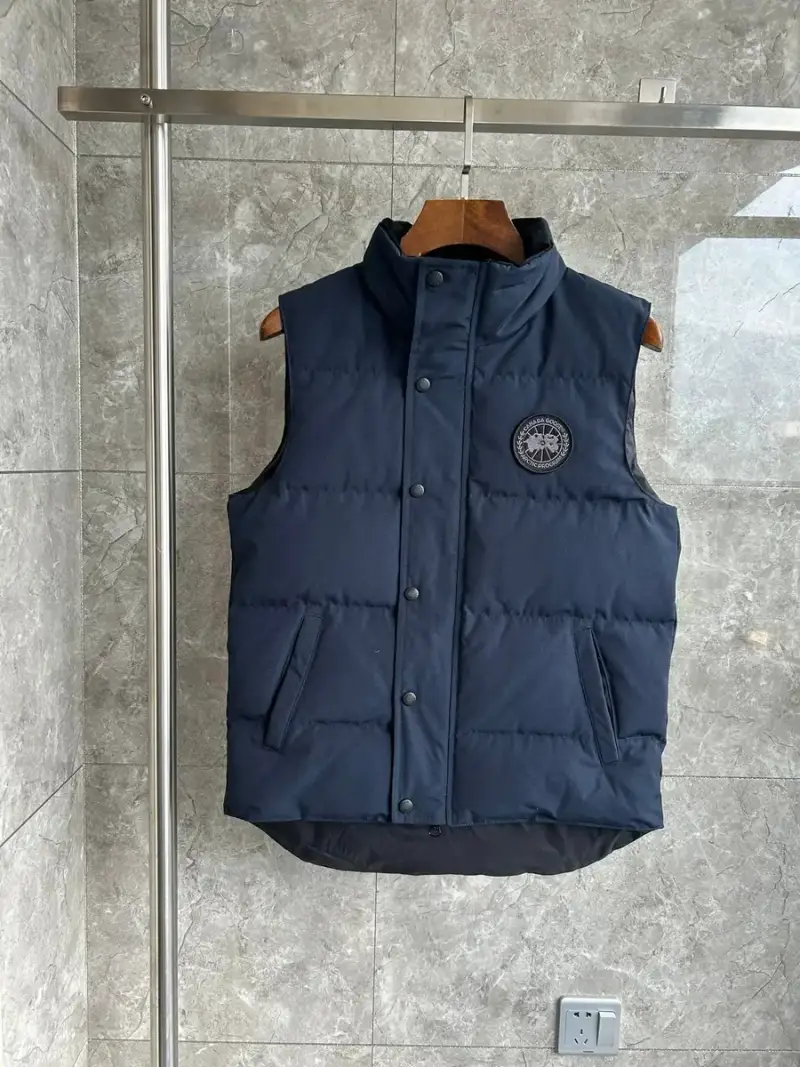 Canada Goose Vest — Dark Blue Black Label colorway — USFans Spreadsheet photo