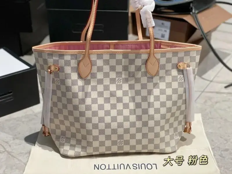 LV Neverfull Bag — Medium White Chessboard Pink colorway — USFans Spreadsheet photo