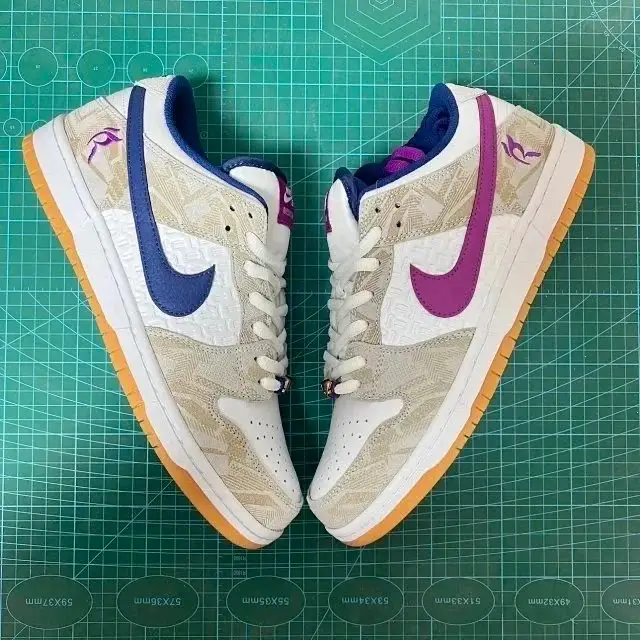 Dunk Powerpuff Shoes — White Purple Mandarin Duck colorway — USFans Spreadsheet photo