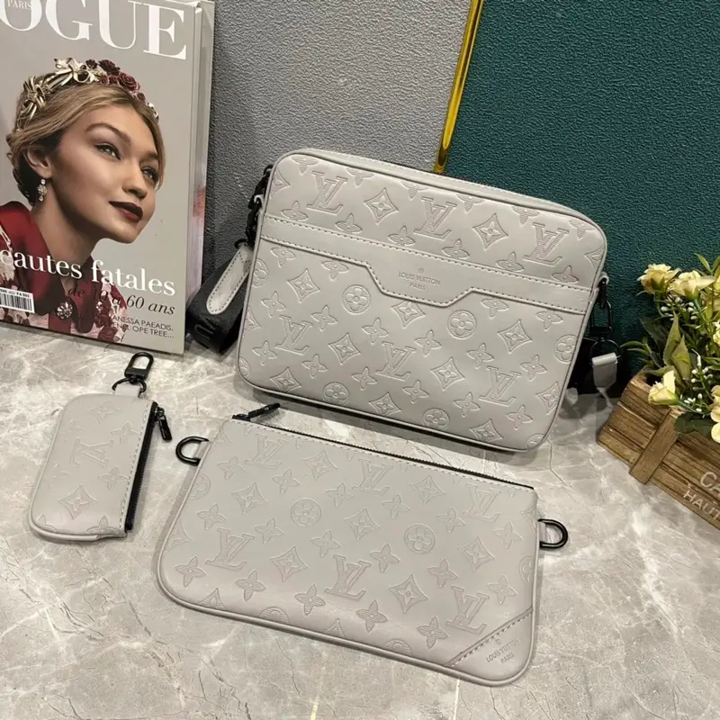 LV Bag — 17 colorway — USFans Spreadsheet photo