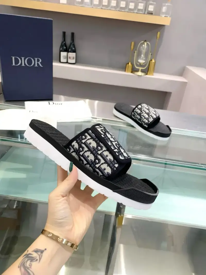 LV Slides Black — 3 colorway — Kakobuy Spreadsheet photo